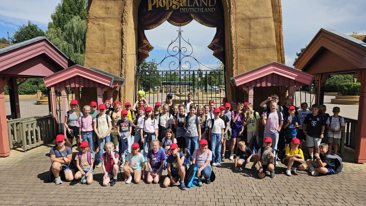 Zum Programm gehörte auch der Besuch eines Freizeitparks. von privat