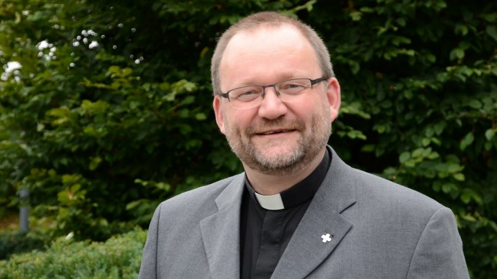 Erzbischof Dr. Udo Markus Bentz hat Dechant Andreas Neuser, Pfarrer in Attendorn und Dechant des...