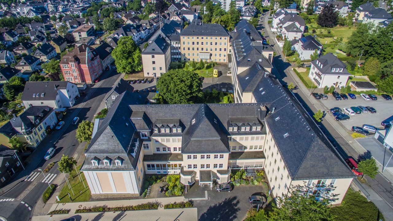 Landrat mit klarem Amtsbonus - Verteidigt CDU die absolute Mehrheit?