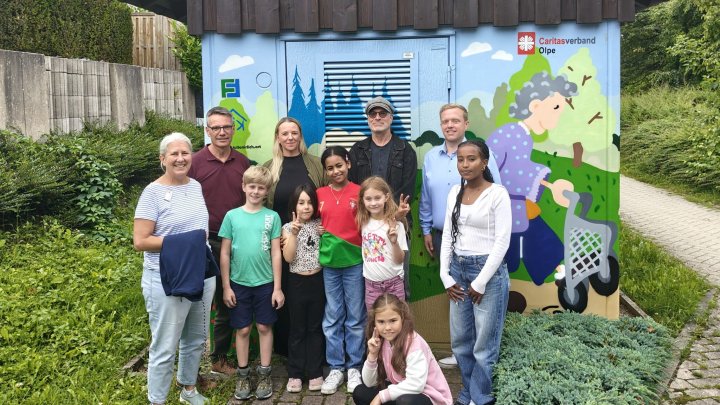 Farbenfroh gestaltet ist der Stromkasten jetzt ein Blickfang.