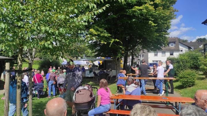 Dorffest auf dem Dorfplatz in Rhode (Archivfoto).