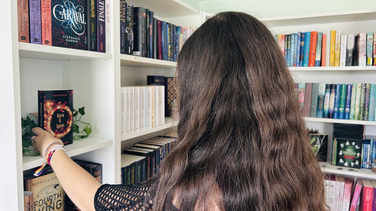 „Kyra und Ignis“: 15-jährige Drolshagenerin veröffentlicht ihr erstes Buch