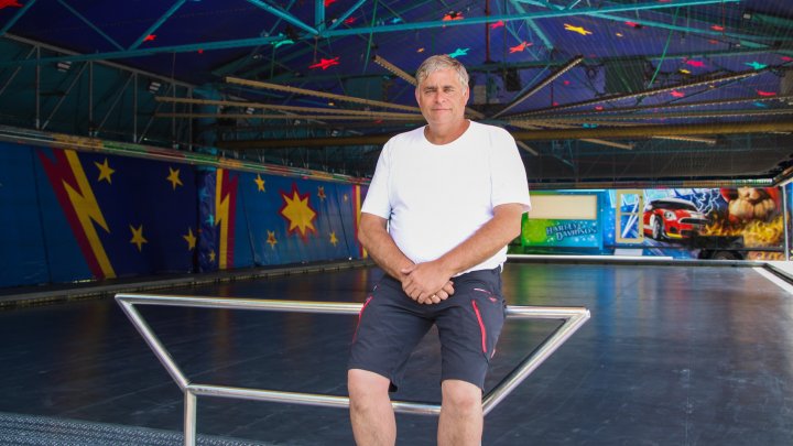 Heinz-Dieter Mennecke ist seit vielen Jahren mit seinem Autoscooter auf der Wendener Kirmes. Der...