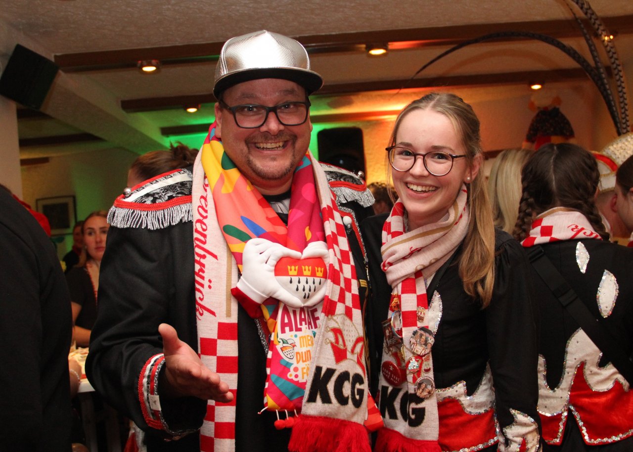 DJ Maribello und Funkemariechen Nele Homringhaus. von Kerstin Sauer