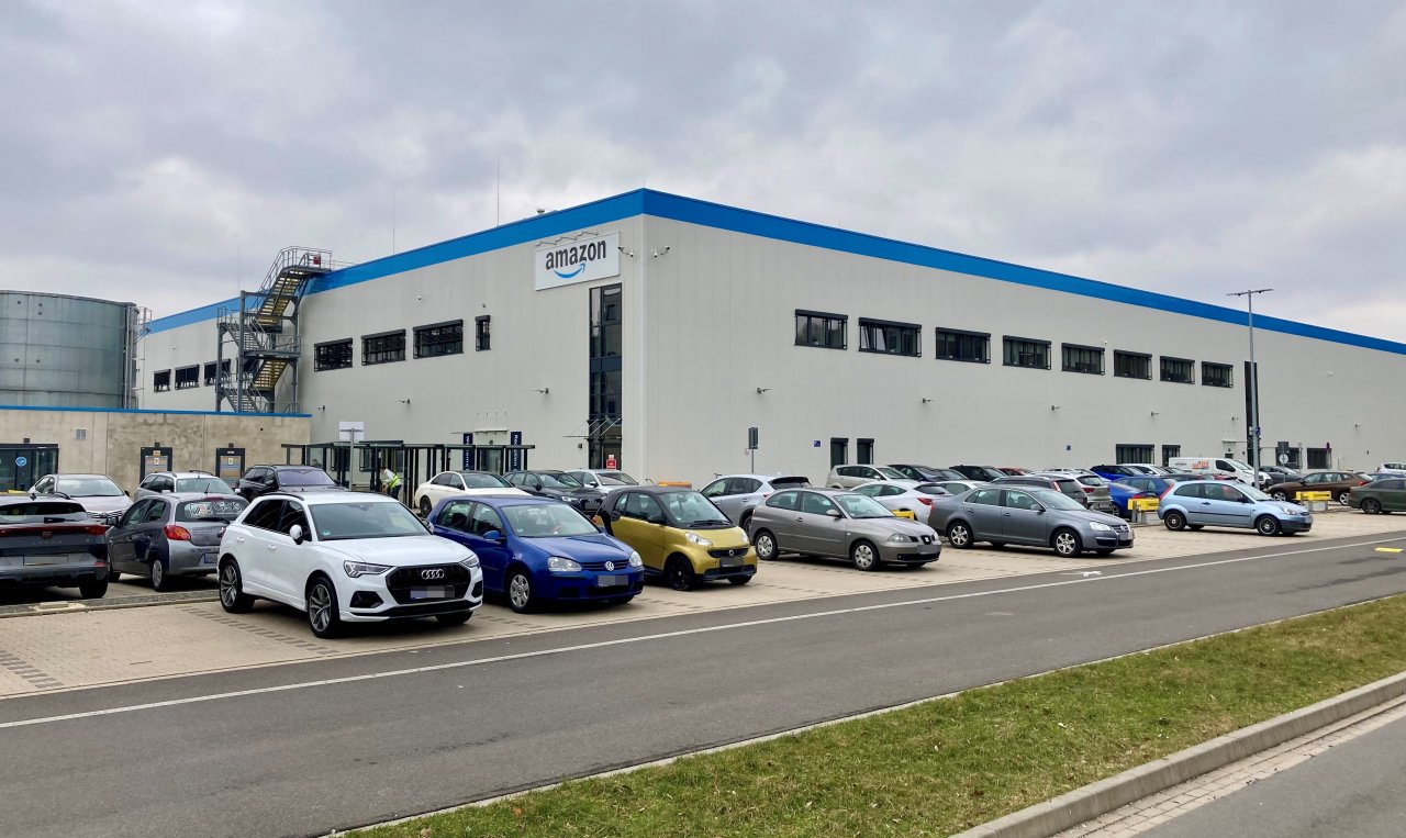 Das Amazon-Verteilzentrum im Industriegebiet „Auf der Mark“ in Gerlingen. von Steffen Adler