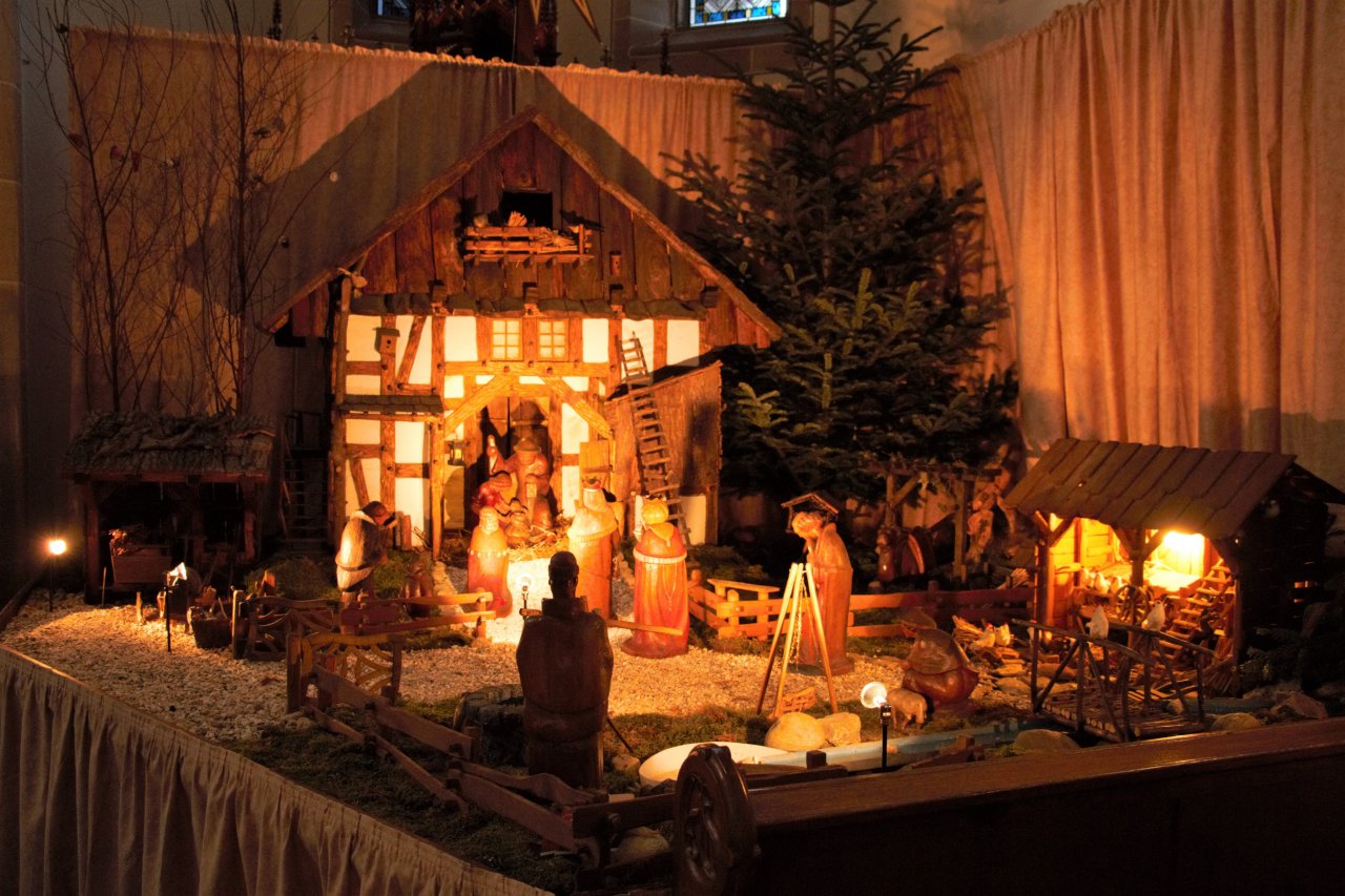 Archivfoto: Zwischen Weihnachten und Silvester schaut sich Markus Leber gerne Krippen an. von Amy Gödde