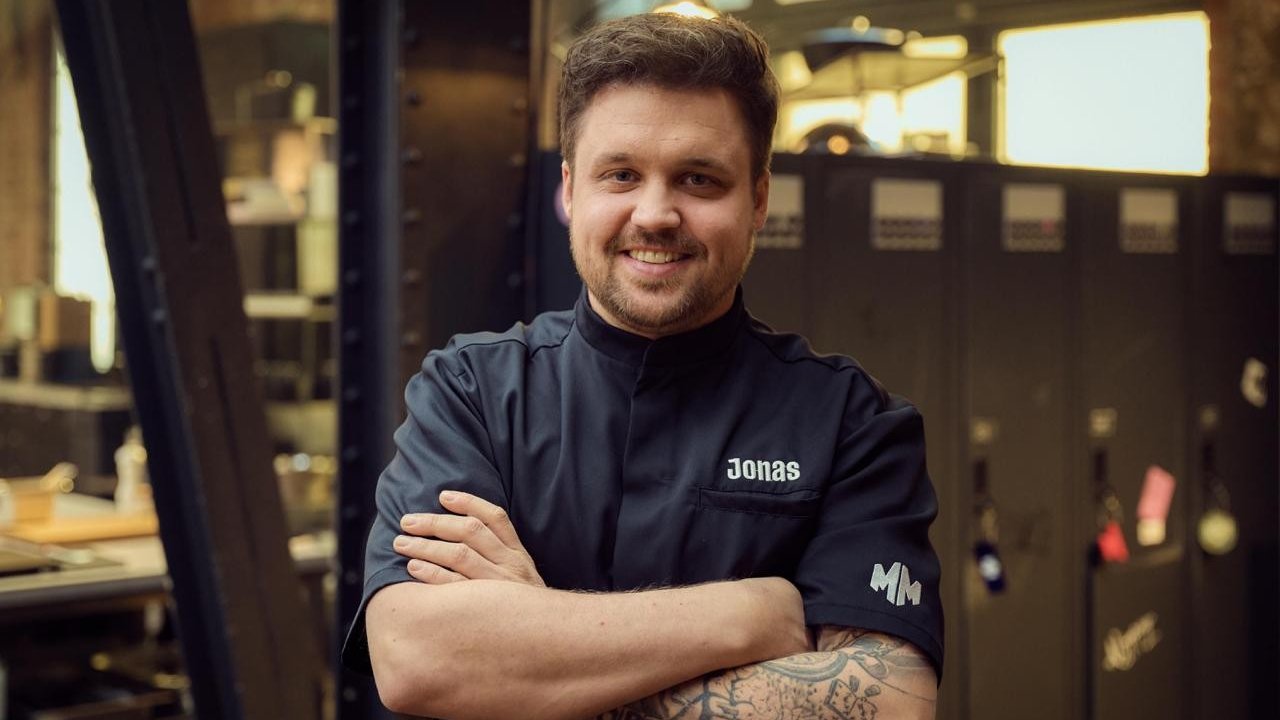 Jonas Straube ist in Kirchhundem aufgewachsen und betreibt ein Restaurant in Hamburg. von RTL