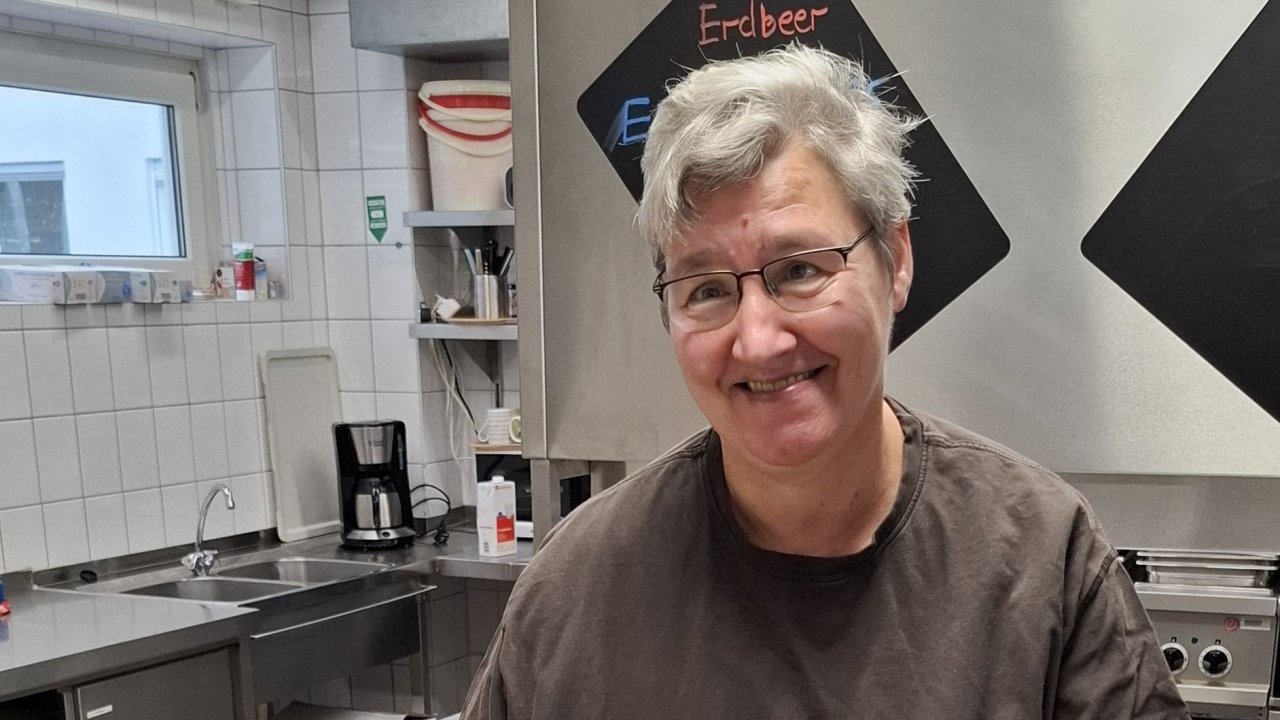 Heikes Schrages Arbeitsplatz ist in der Hauswirtschaft der Werthmann-Werkstätten Olpe. von Caritasverband Olpe