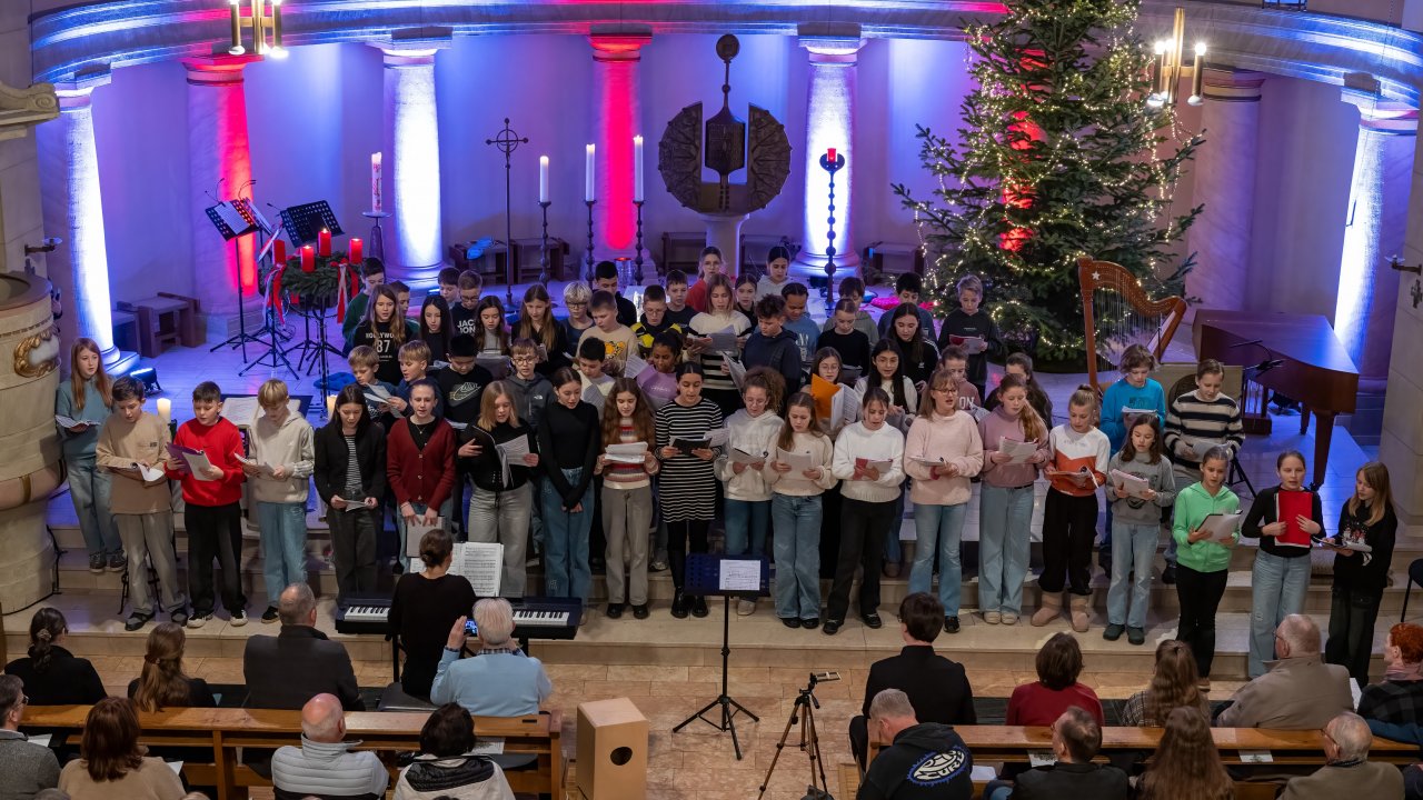 Ein gelungenes Weihnachtskonzert des Städtischen Gymnasiums Olpe erlebten die Besucher in der Pallottikirche. von privat