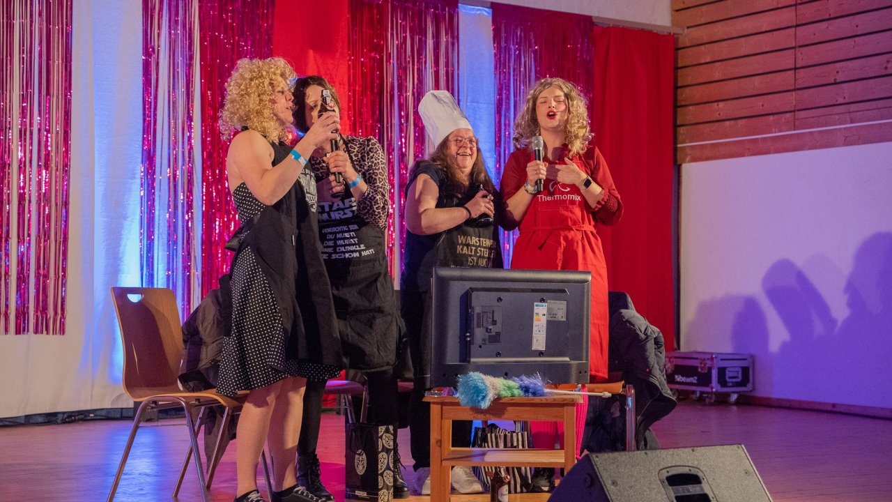 Impressionen vom Karnevalssonntag in Würdinghausen, 2025 von Steffi Jung