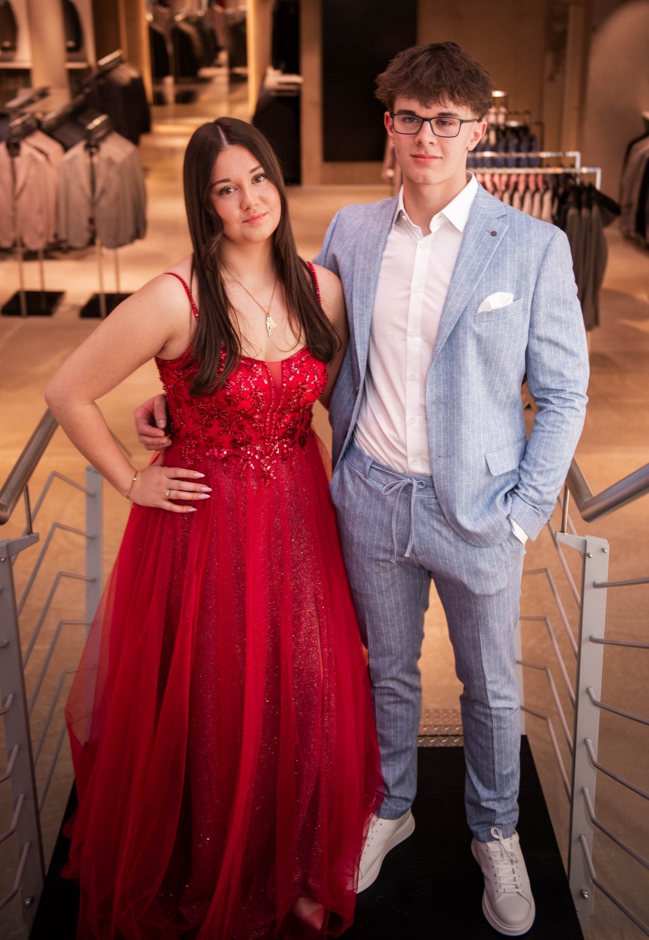 Abiball-Aktion 2026: Zoe van der Wielen und Timo Kramarz von der Gesamtschule Wenden. von Lorena Klein