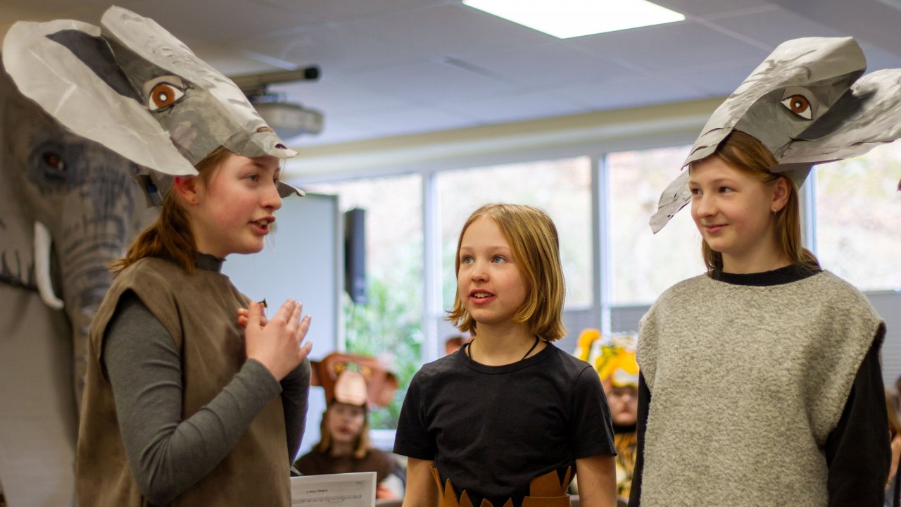 Mit intensiver Probenarbeit bereitet sich die Musical-AG auf die „Dschungelbuch“-Aufführungen am Sonntag, 8. Februar, vor. von privat