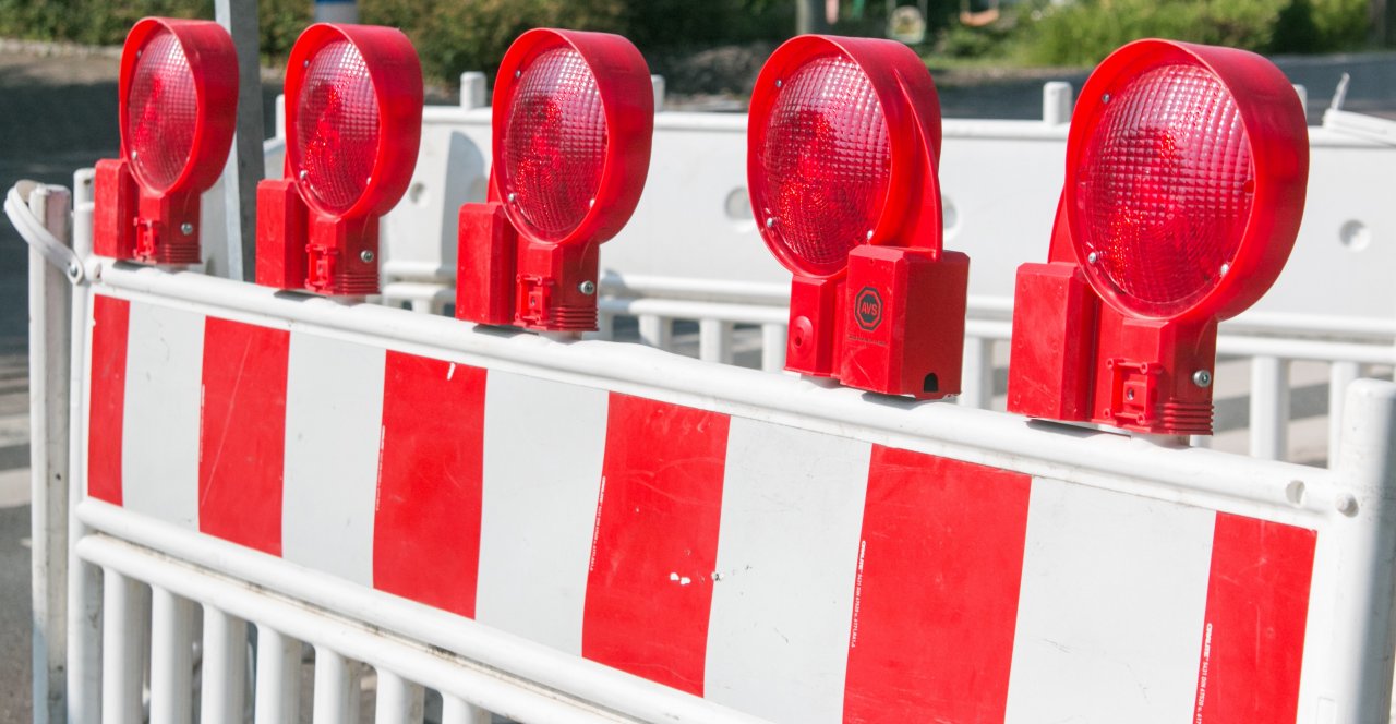 Symbolfoto Straßensperrung von LP