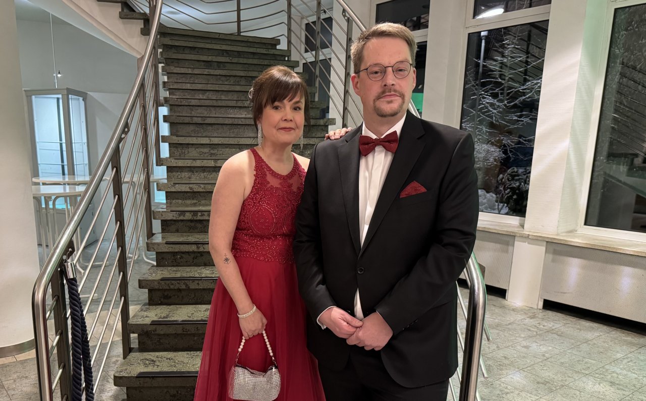 10. Januar 2026: Bürgermeister Tobias Schulte mit seiner Ehefrau Silke beim Olper Schützenball. von Catriona Rath