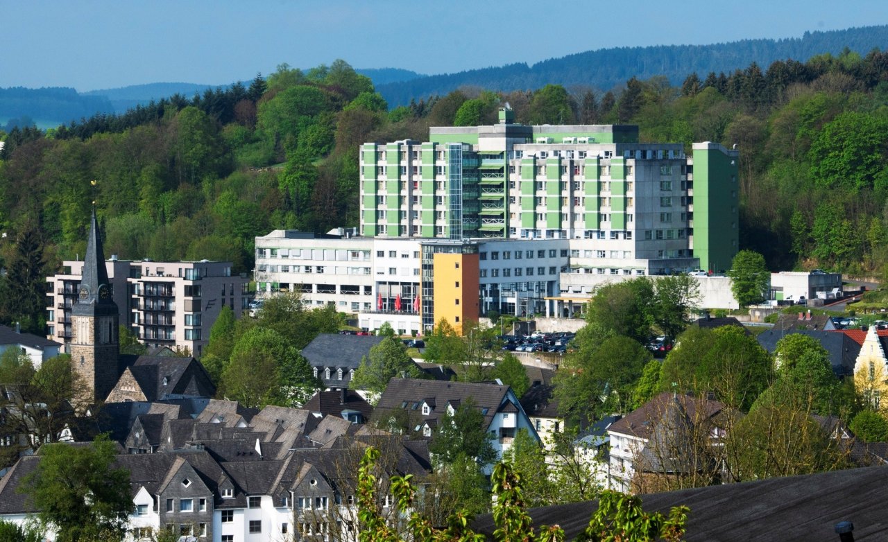 Die Helios Klinik in Attendorn. von Helios Klinik Attendorn