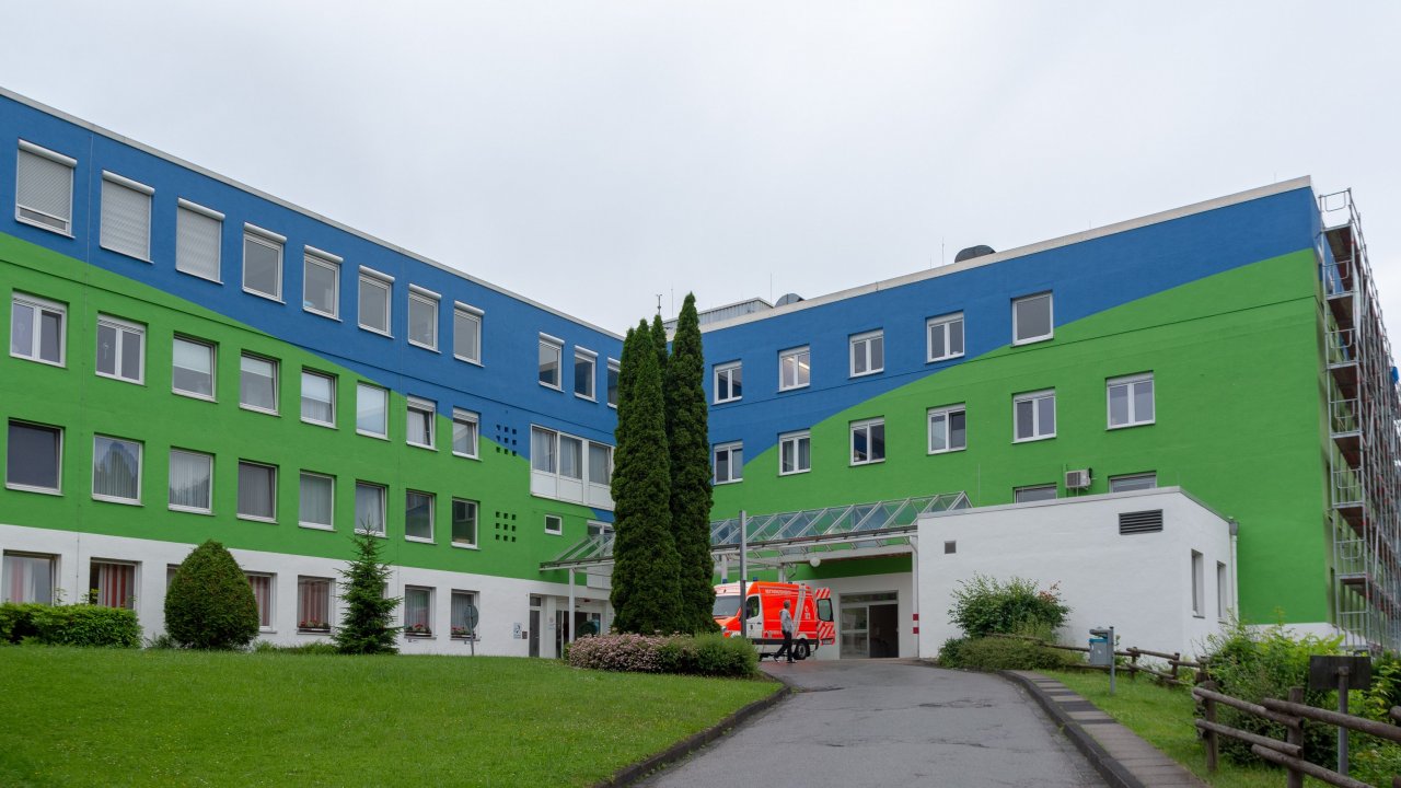 In einem offenen Brief wendet sich die SPD-Fraktion Lennestadt an NRW-Gesundheitsminister Laumann. Thema ist die Ankündigung der GFO-Kliniken Südwestfalen, dass es am St.-Josefs-Hospital Lennestadt vorerst keine planbaren ambulanten Operationen mehr geben soll. von Nils Dinkel