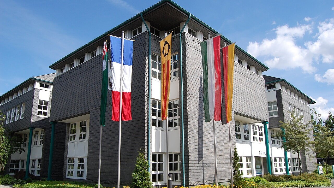 Im Rahmen eines Pilotprojekts testet die Stadt Olsberg nun KI-Technologien in ihrer Stadtverwaltung. von Stadt Olsberg