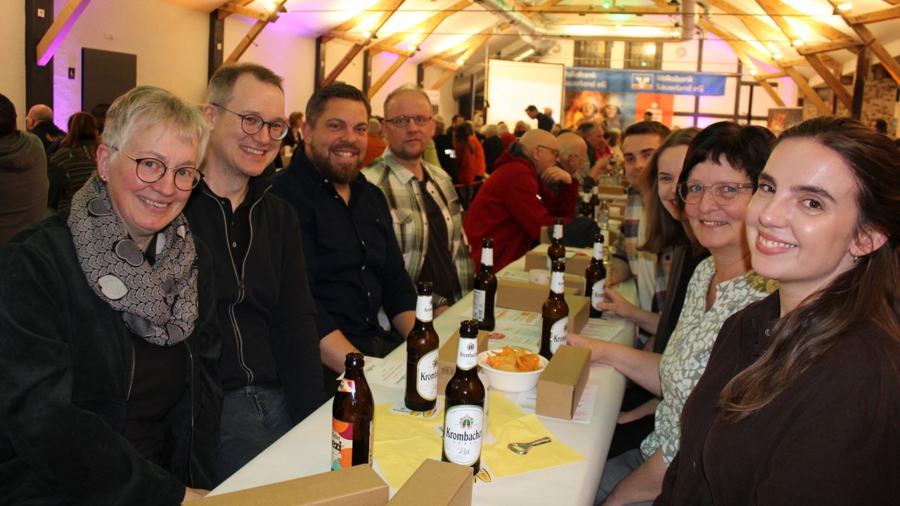 Beim „Jahresempfang Ehrenamt“ in der Dorfgemeinschaftshalle in Albaum stand das vielseitige Engagement in der Gemeinde Kirchhundem im Mittelpunkt. von Teresa Spies
