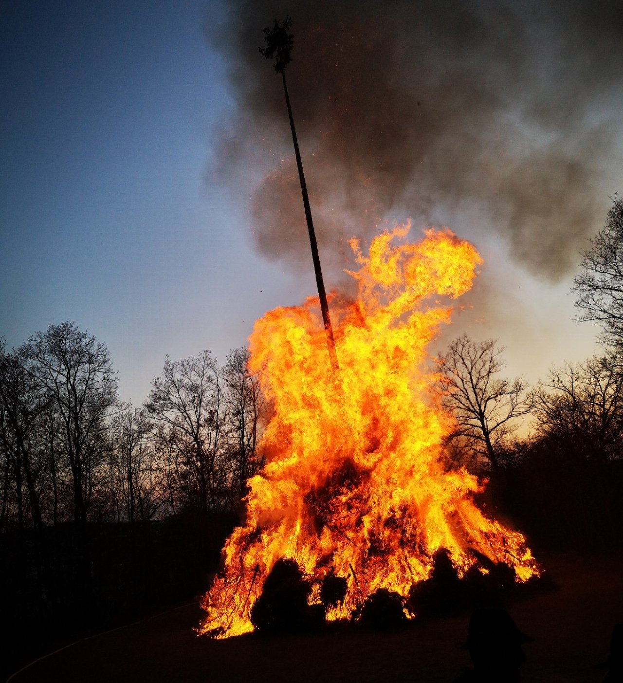 Osterfeuer in Olpe. von privat