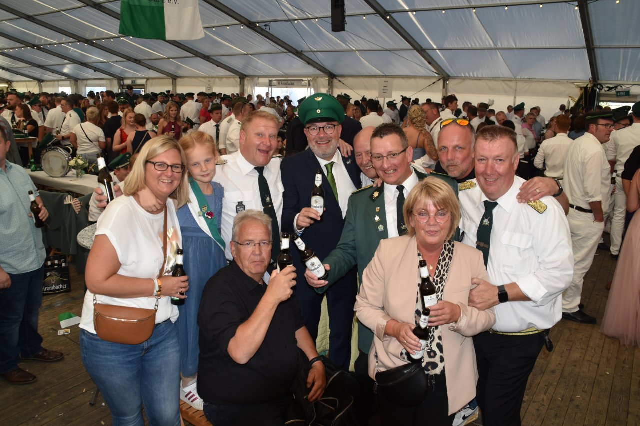 Am Sonntag ist wieder Party in der Halle angesagt. von Nicole Voss