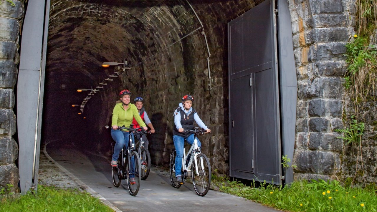 Der Kückelheimer Tunnel öffnet wieder. von Klaus-Peter Kappest