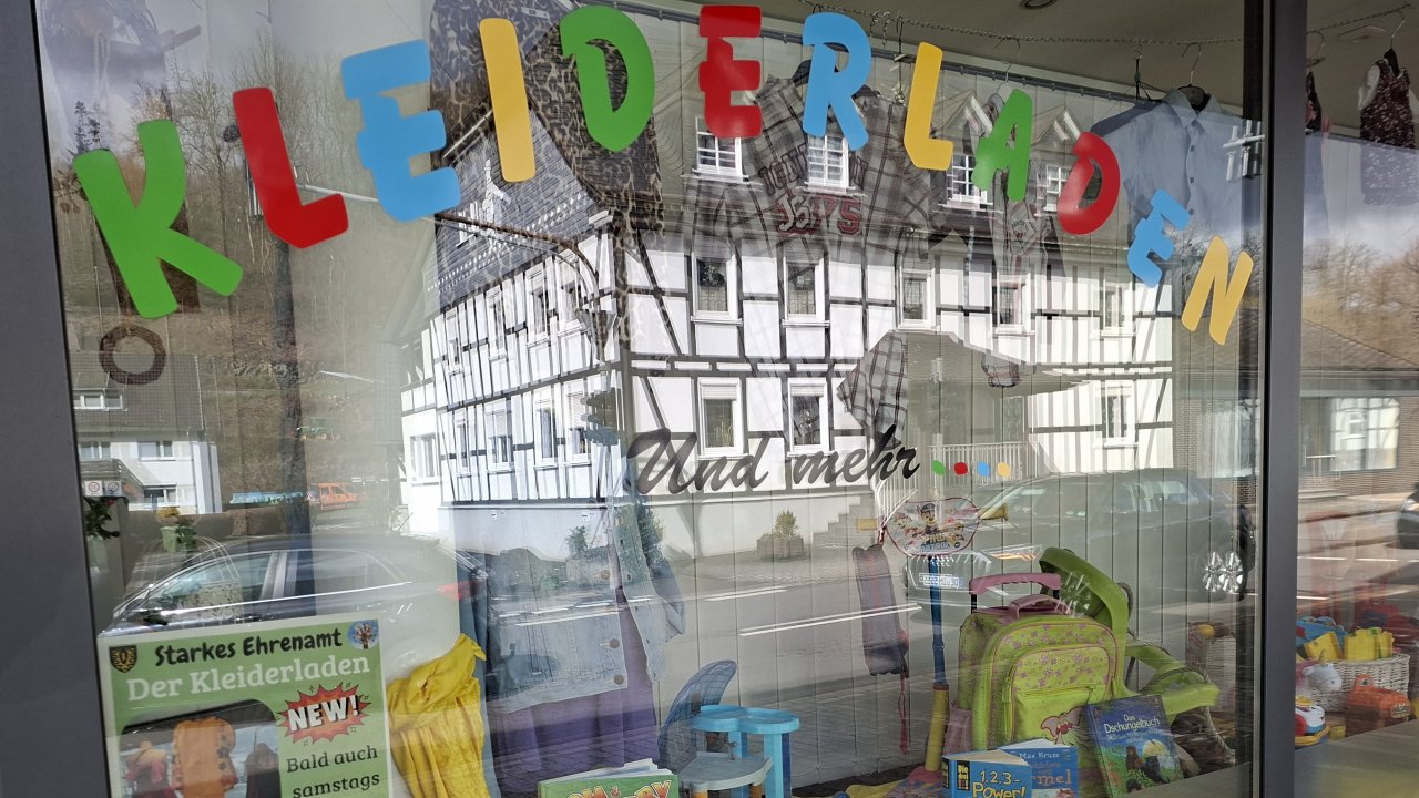 Der Kirchhundemer Kleiderladen öffnet jetzt auch teilweise samstags. von privat