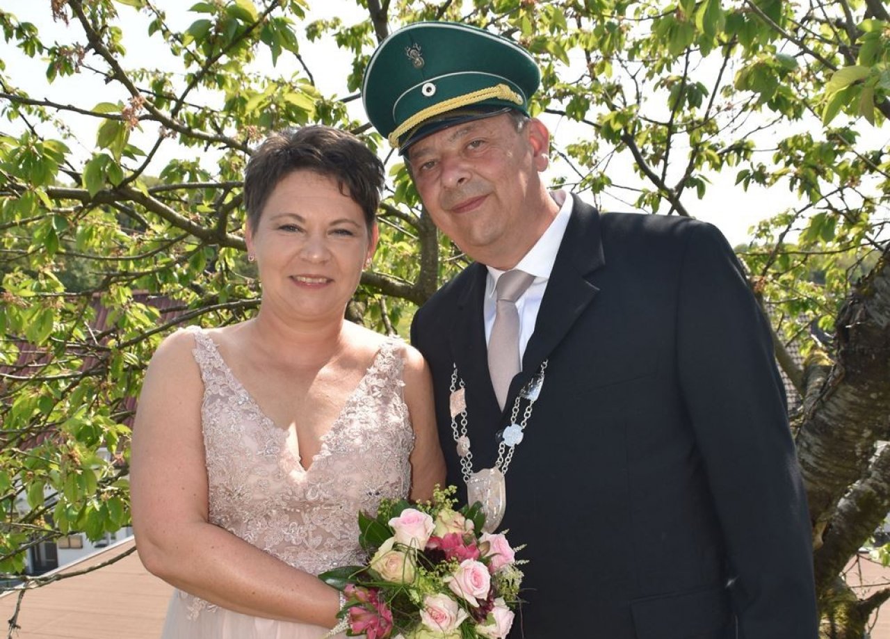 Jürgen und Dorata Kühr sind das amtierende Kaiserpaar in Neger. von privat