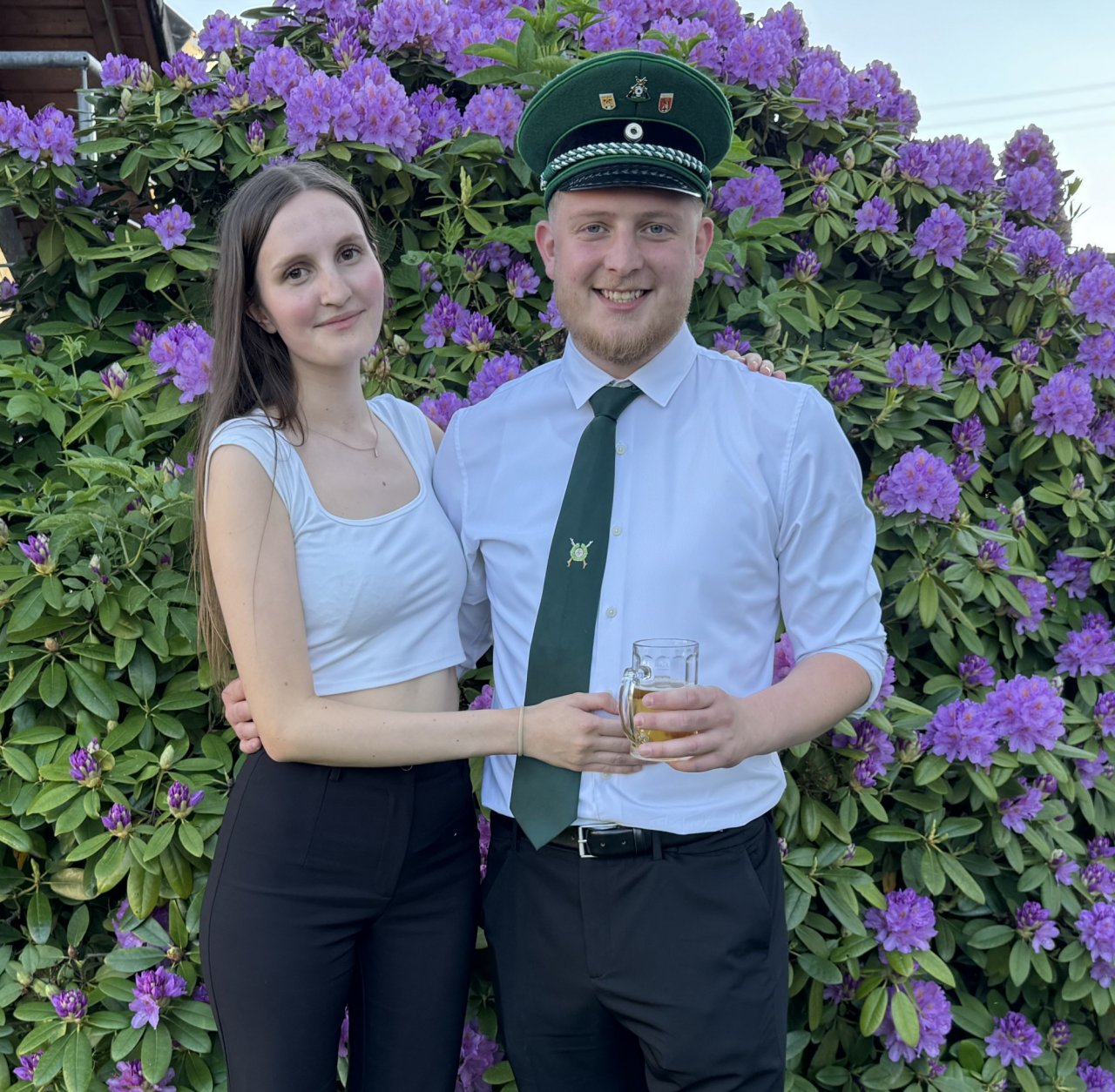 Das strahlende Prinzenpaar Elija Frohne und Sarah Stracke. von Catriona Rath