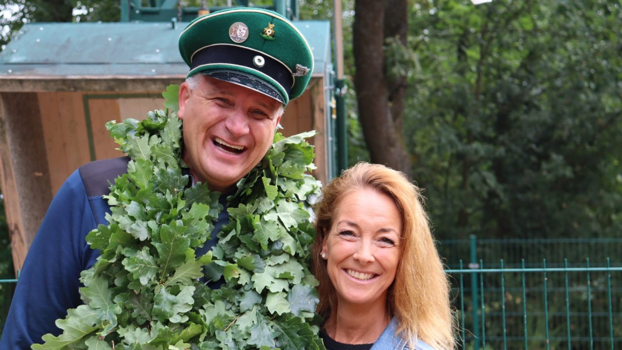 Das Schützenkönigspaar in Ennest 2026: Oliver und Melanie Bödefeld. von Mona Pospischil