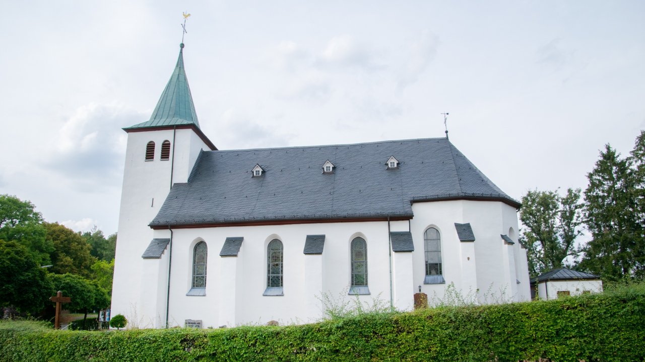 Die Wallfahrtskirche Kohlhagen: Hier wird am Freitag, 1. Mai, der Beginn des Marienmonats und der Wallfahrtssaison gefeiert. von Christine Schmidt