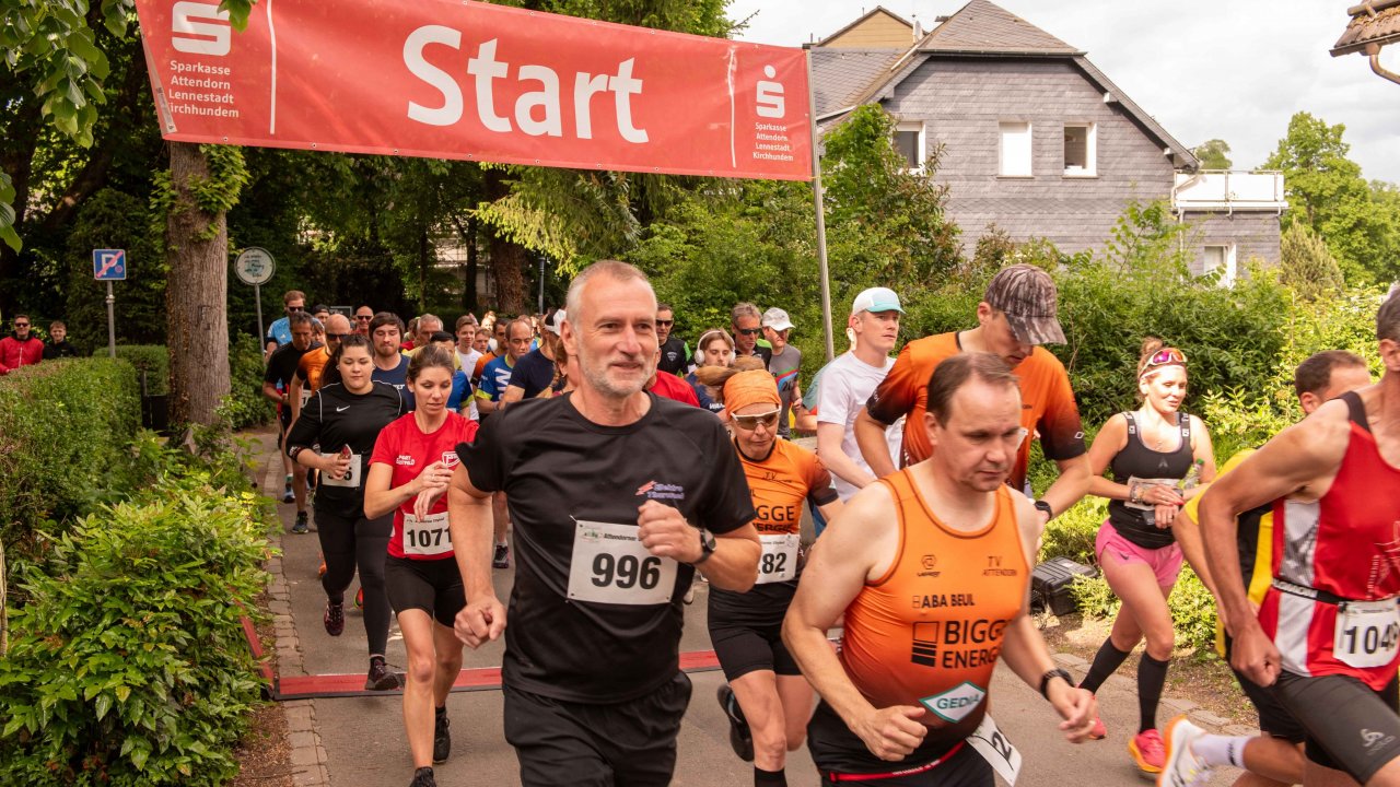 Im vergangenen Jahr lockte der Citylauf in Attendorn mehr als 1.300 Teilnehmer in die Hansestadt. von Nils Dinkel