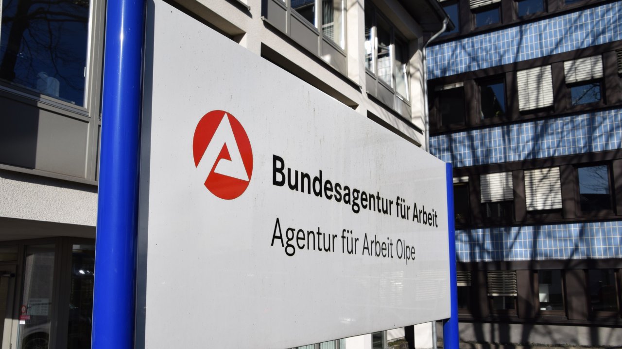 Die Agentur für Arbeit in Olpe. von Sven Prillwitz