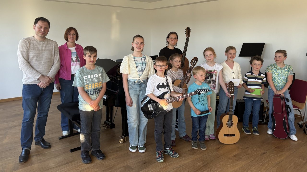 Kürzlich konnten Schülerinne und Schüler der Musikschule Wenden erste Erfahrungen vor Publikum sammeln. von privat