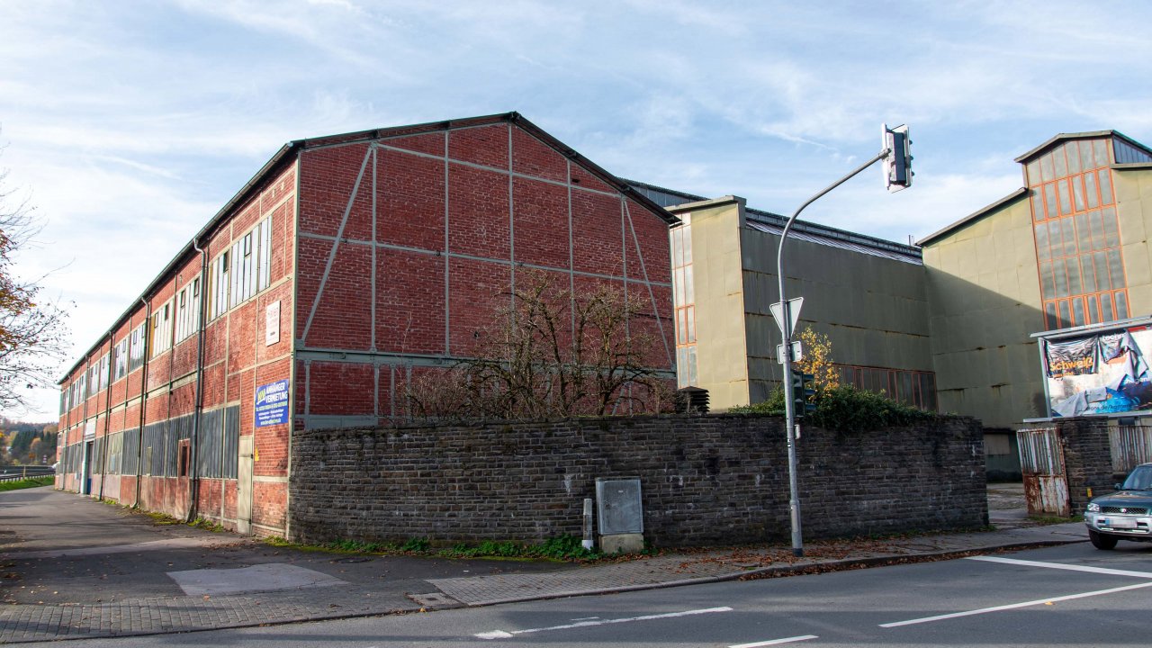 Die Hoesch-Hallen in Attendorn. von Nils Dinkel