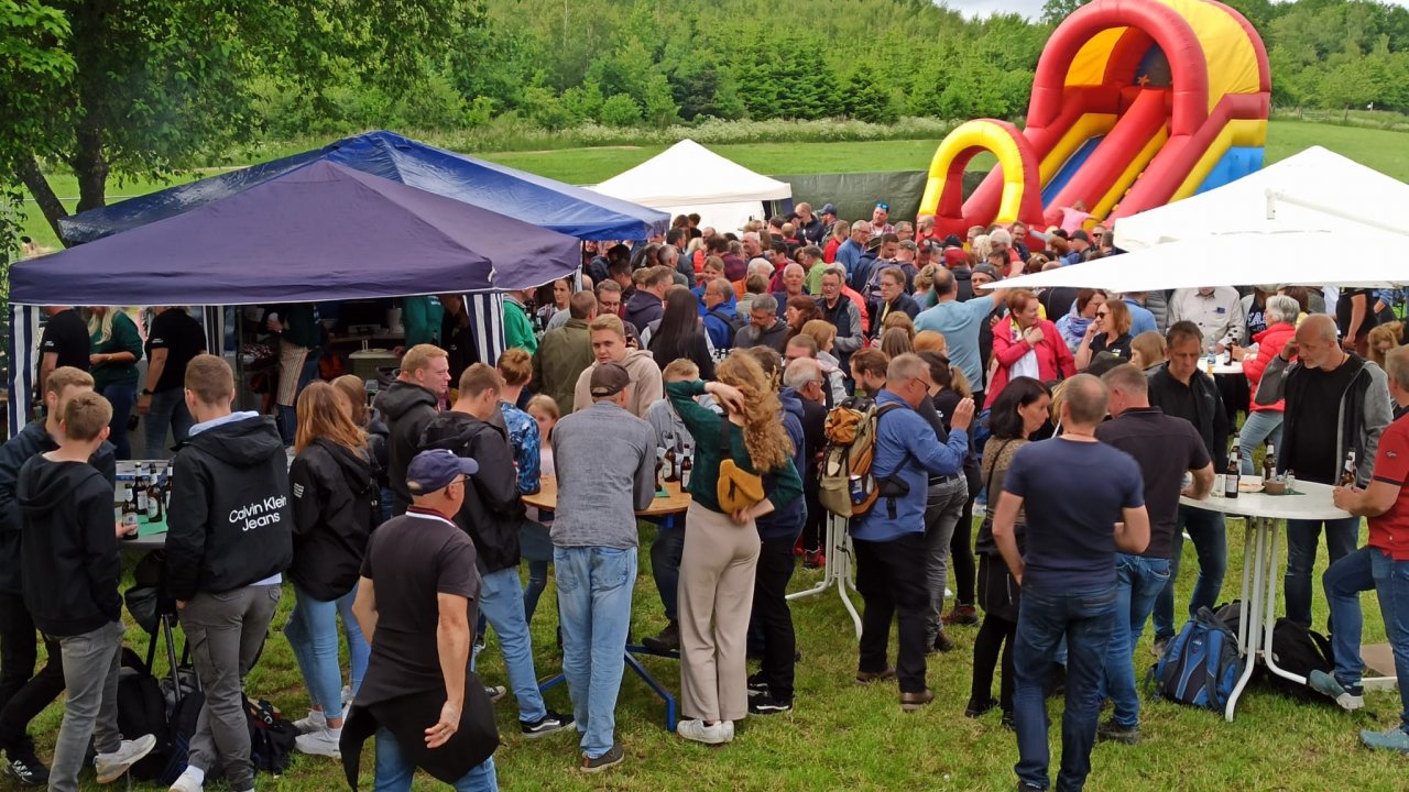 Das Vatertagsfest auf dem Hölzchen ist am Himmelfahrtstag ein beliebter Treffpunkt. von privat