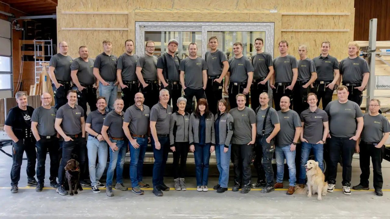 Das Team von Häner Zimmerei + Hausbau ist ein starker Partner für den Holzhausbau. von Katharina Hein