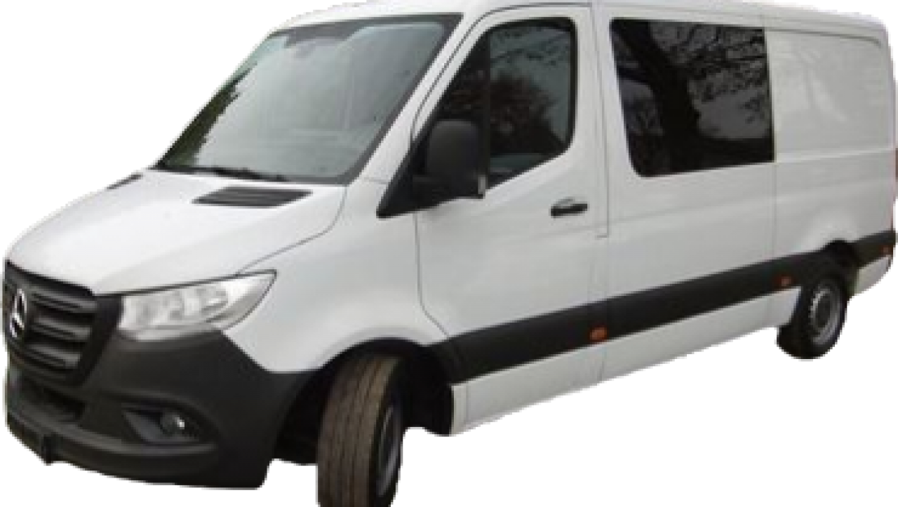 Jetzt muss der Mannschaftstransportwagen noch im Design der DLRG strahlen. Dafür sind noch 18.000 Euro nötig. von privat