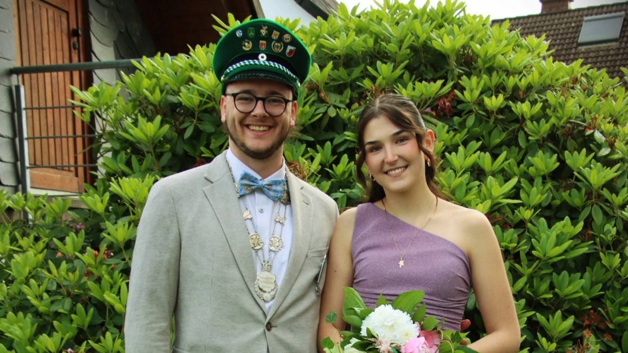 Das Bezirksprinzenpaar 2026 Moritz Arns und Laura Maier. von privat