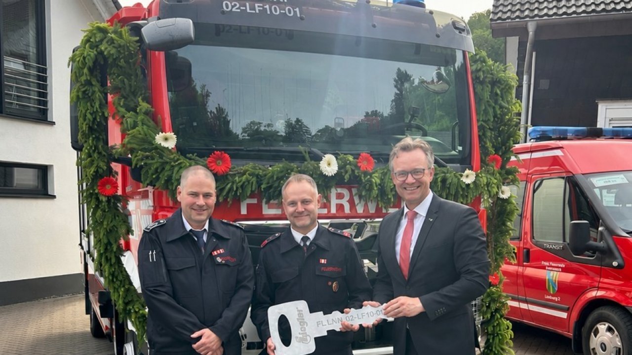 Ein großer Tag für die Löschgruppe Bilstein: Am Freitag, 29. Mai, wurde das neue LF10 offiziell eingeweiht. 410.000 Euro hat die Stadt Lennestadt in das neue Fahrzeug investiert. von Feuerwehr Lennestadt