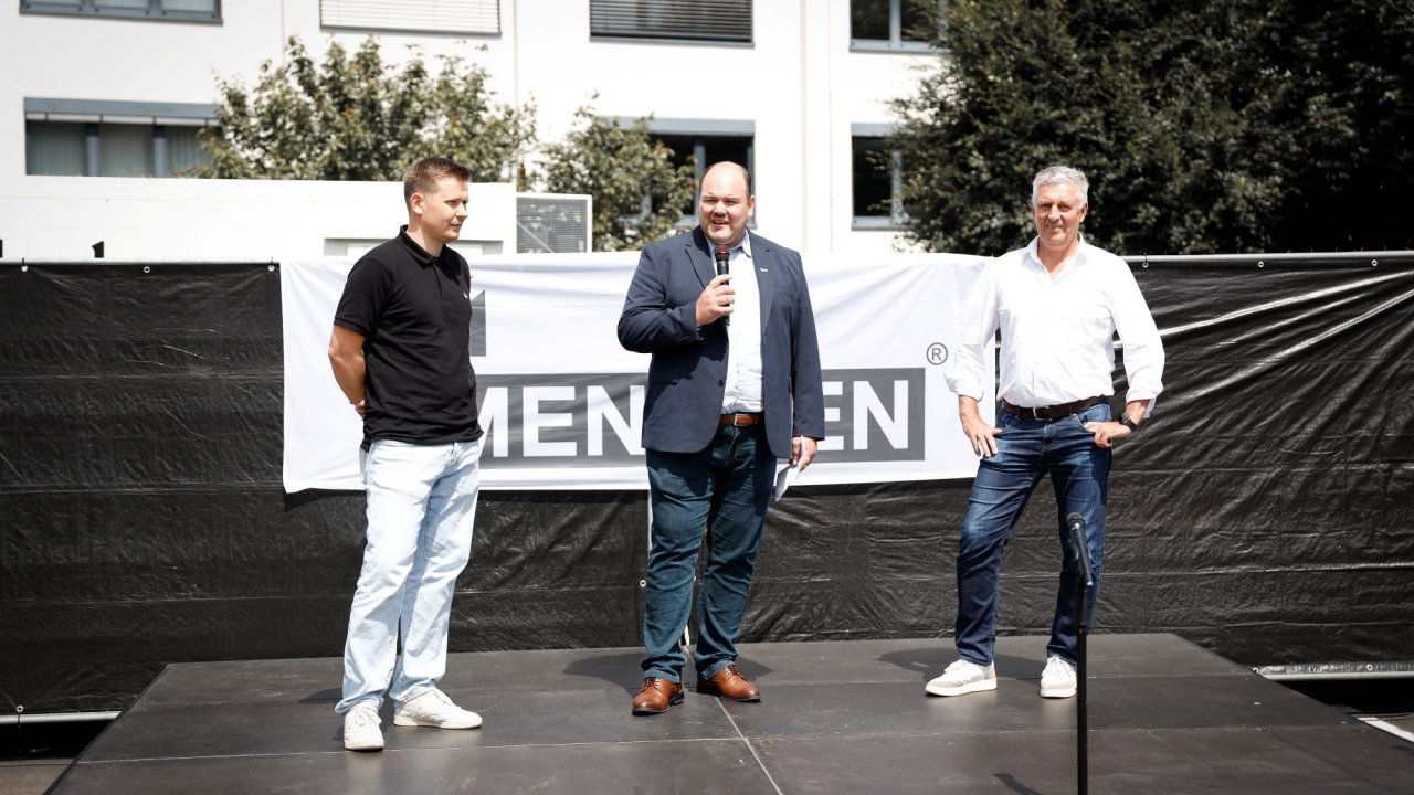 Die Firma MENSHEN feierte ihr großes Sommerfest und bot Mitarbeitern und ihren Familien ein großes Programm. von privat