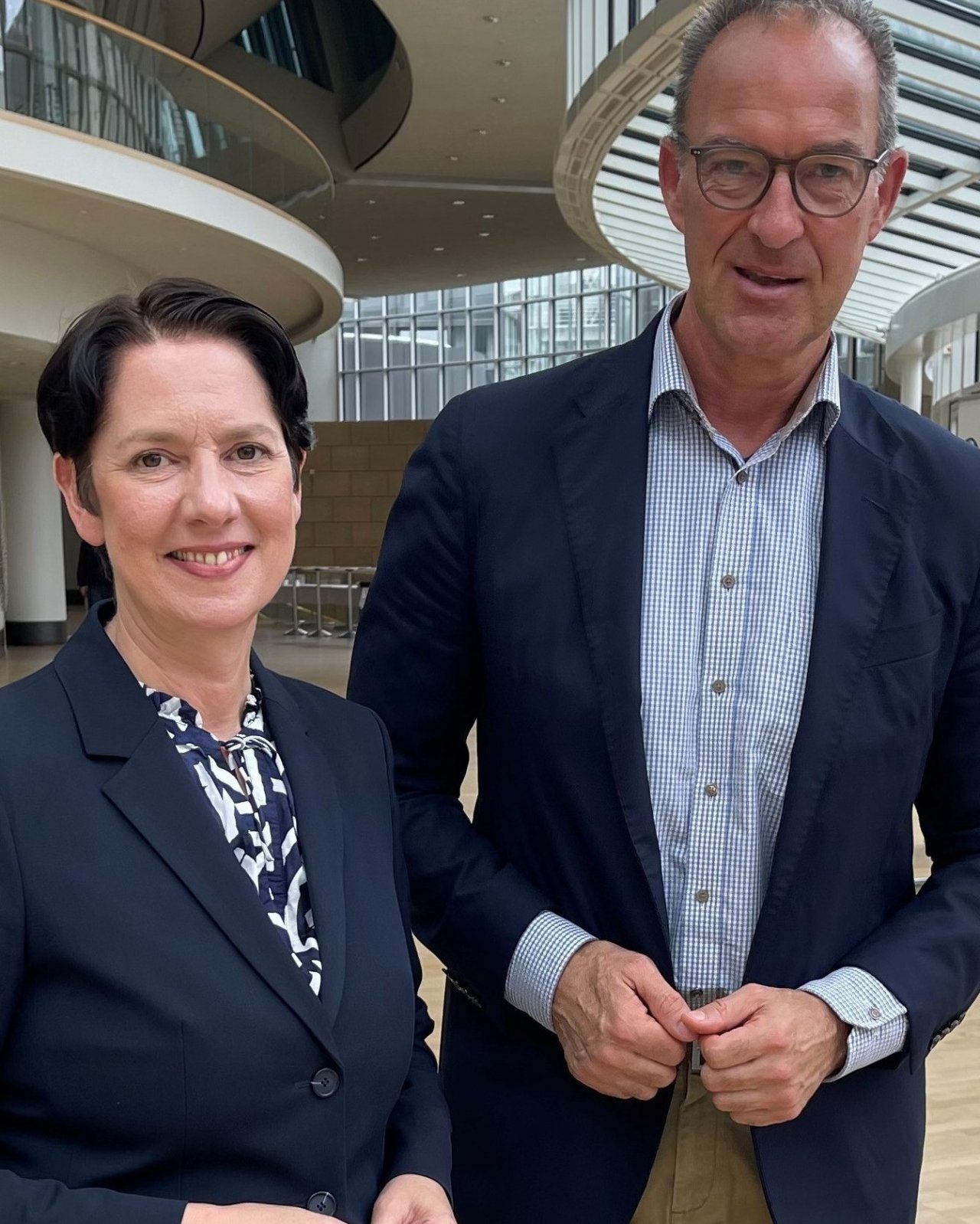 Die unter anderem für Dorfentwicklung zuständige Ministerin Silke Gorißen und der Landtagsabgeordnete Jochen Ritter. von privat