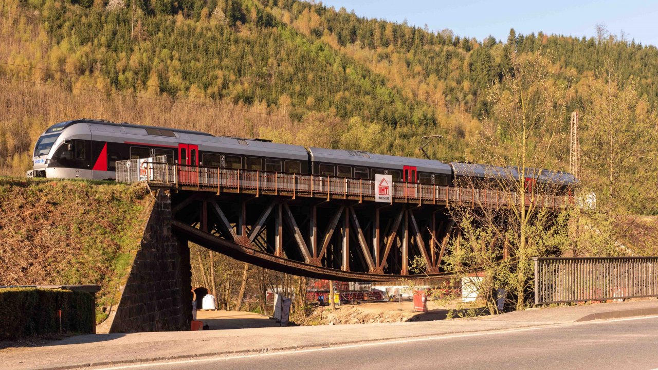 Massive Bauarbeiten der Deutschen Bahn stehen in Kirchhundem. von Nils Dinkel