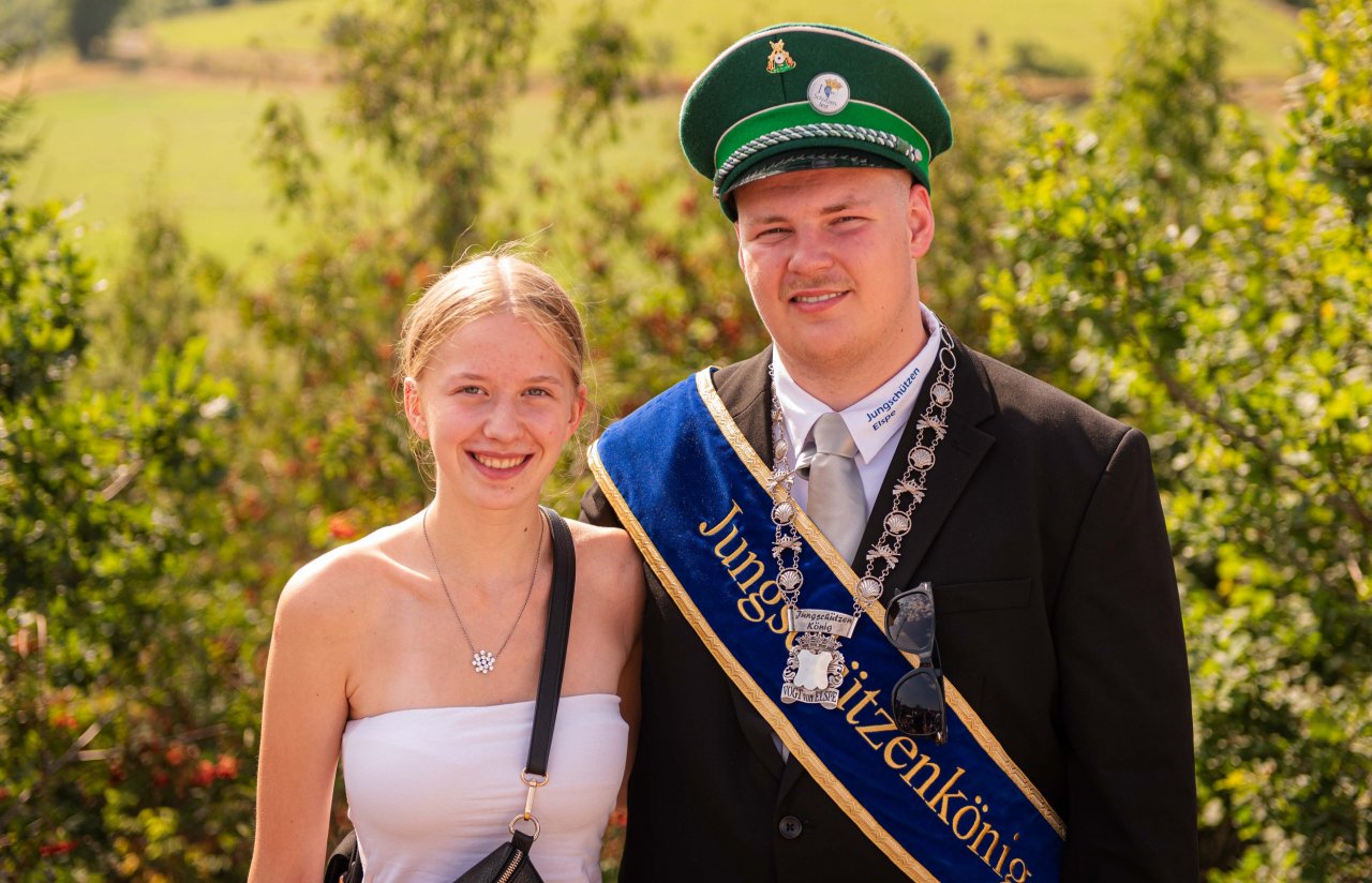 Das Jungschützenkönigspaar Torben Tillmann und Ayline Gbur. von Nils Dinkel