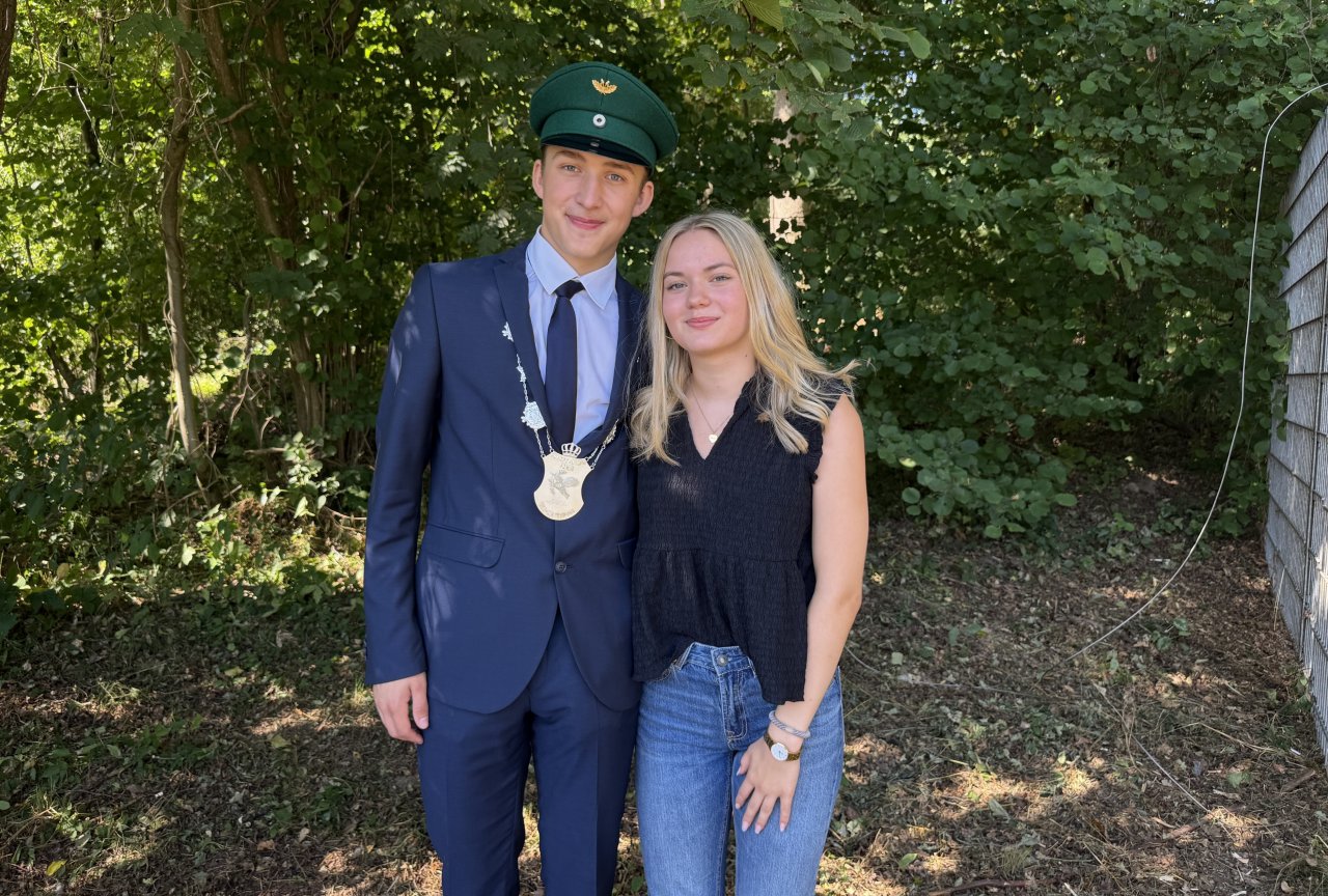 Jungschützenkönigspaar in Neu-Listernohl 2026: Noah Bischopink und Marit Meier. von Jonas Johannes