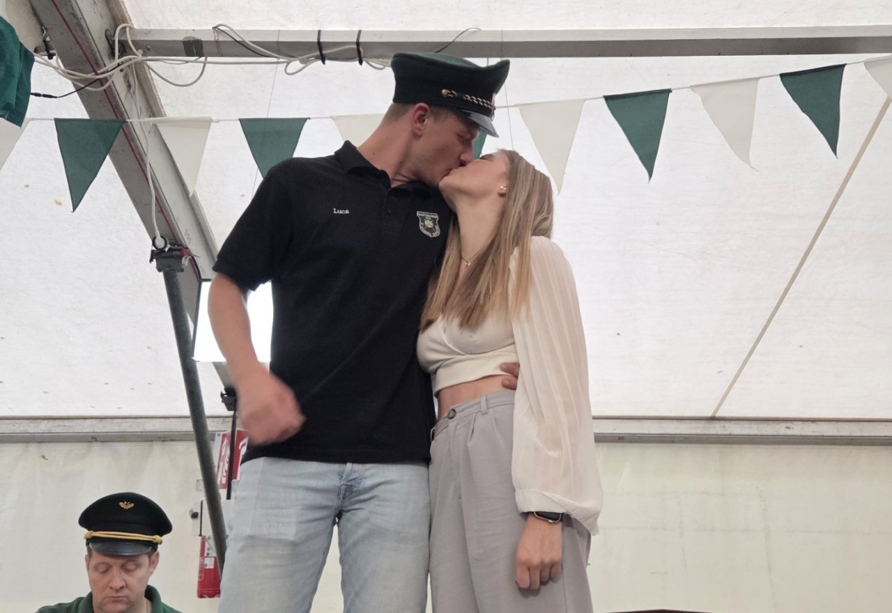 Luca Knipp und Jana Messinger sind das neue Jungschützenpaar in Saßmicke. von Wolfgang Schneider