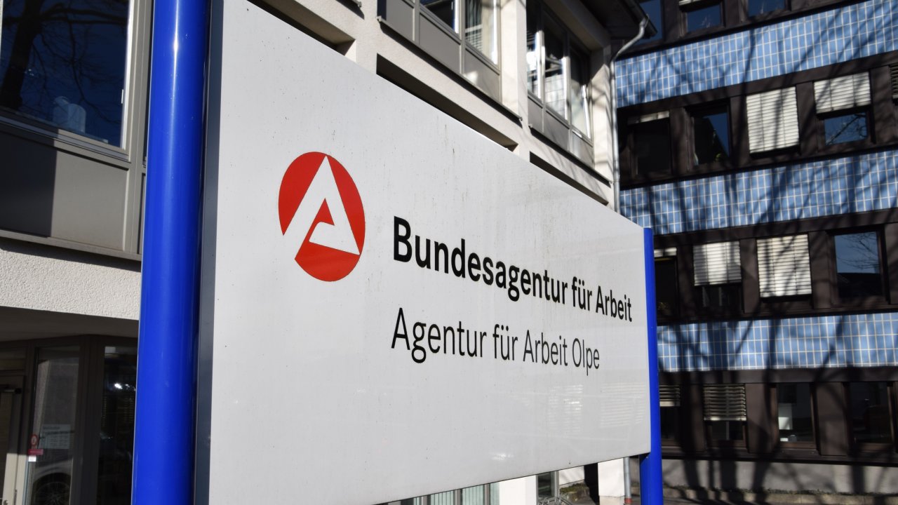 Die Agentur für Arbeit in Olpe. von Sven Prillwitz