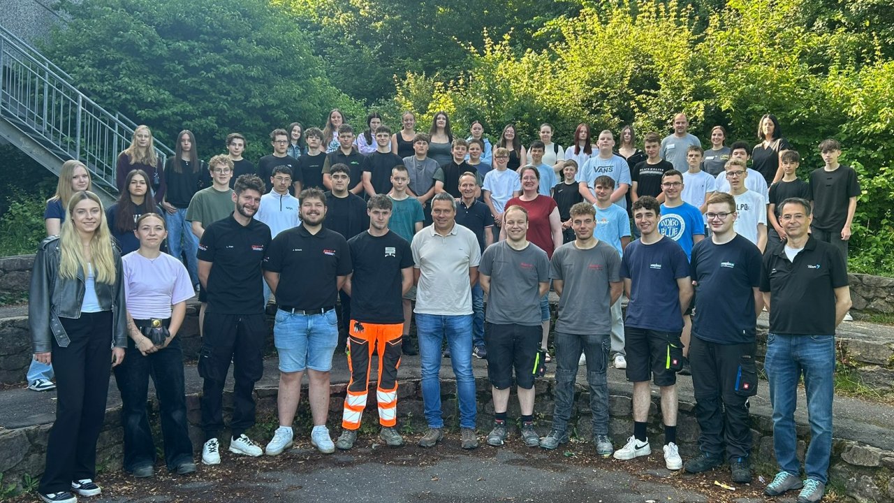Die Mobile Schülerwerkstatt war zu Besuch an der Sekundarschule Hundem-Lenne, hier ein Foto vom Standort in Kirchhundem. von privat