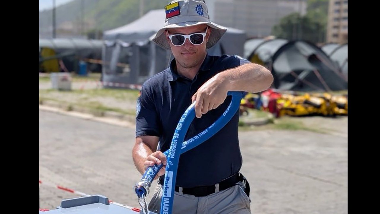 Der Spezialist für Wasseraufbereitung Alexander Erwes unterstützte als Teil der Schnell-Einsatz-Einheit Bergung Ausland (SEEBA) die internationalen Rettungsmaßnahmen in Venezuela. von privat