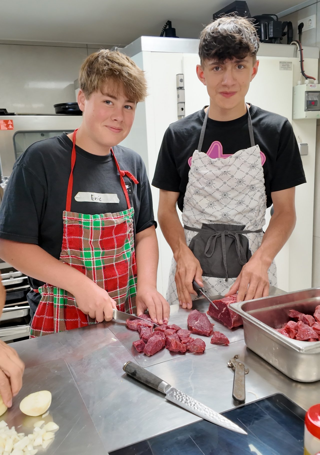 Vor dem Kochen wurde fleißig geschnippelt. von privat