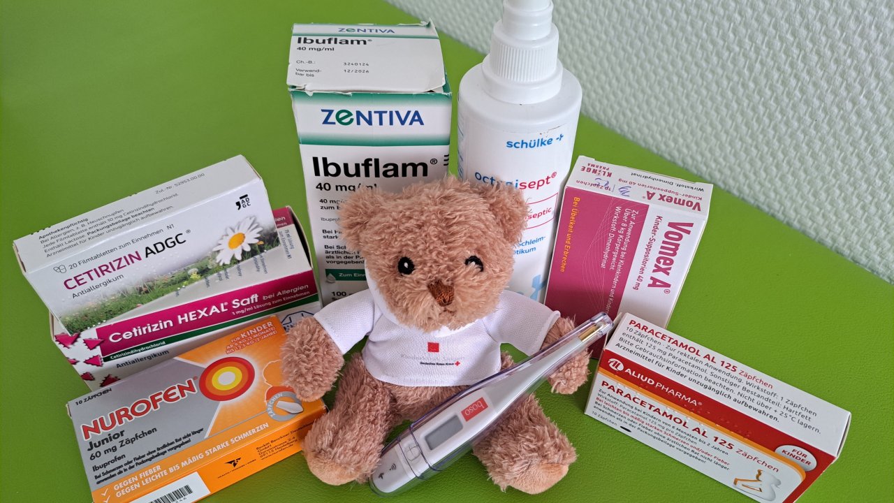 Die richtige Reiseapotheke ersetzt zwar keinen Arztbesuch, kann aber dabei helfen, kleinere gesundheitliche Probleme schnell zu versorgen. von DRK-Kinderklinik Siegen